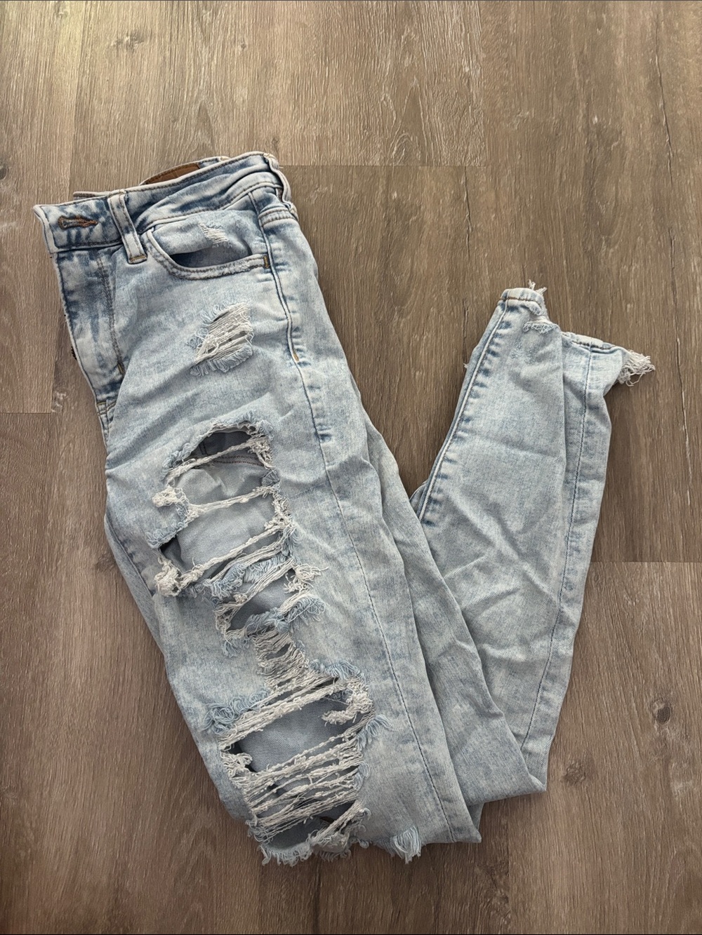 American Eagle Outfitters Light Blue Distressed Jeans